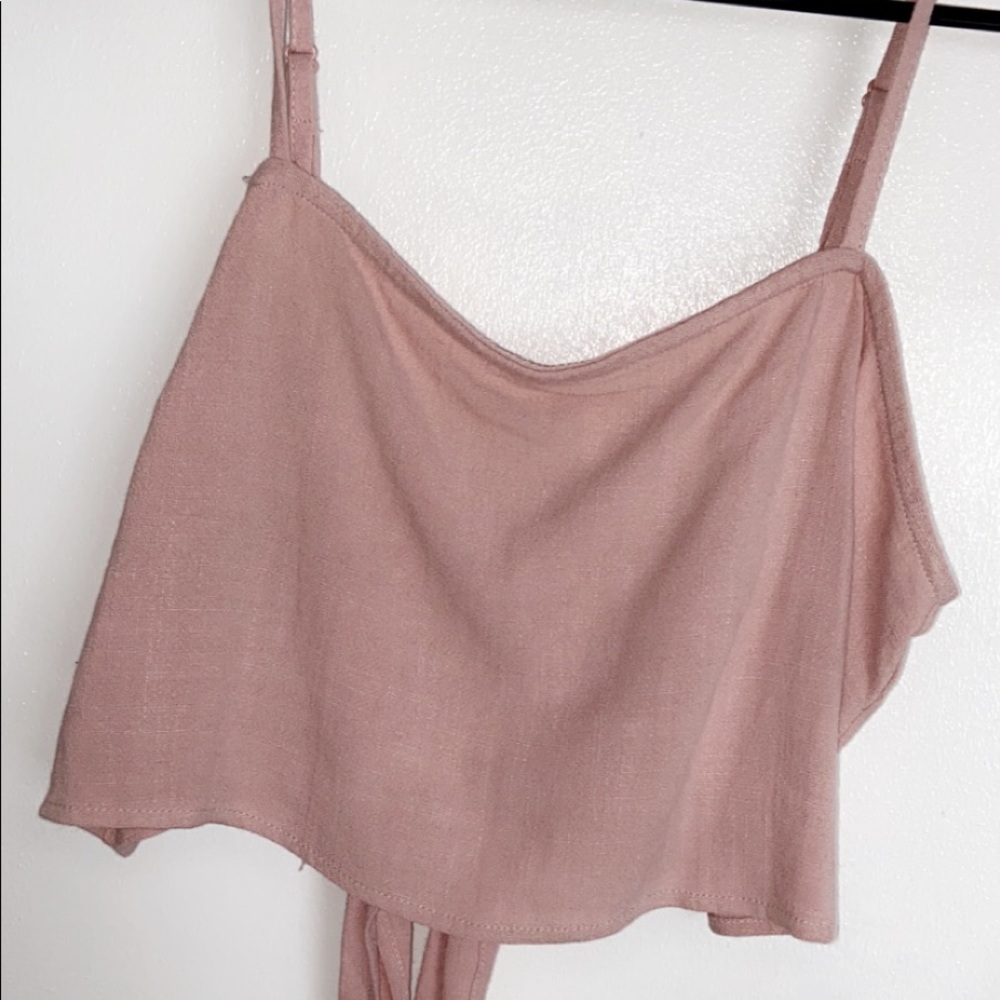 Cute shirt with open back